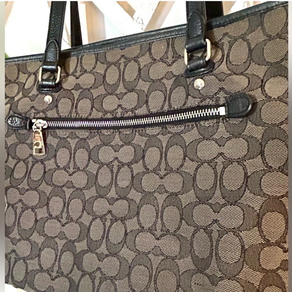 Gorgeous Coach Tote